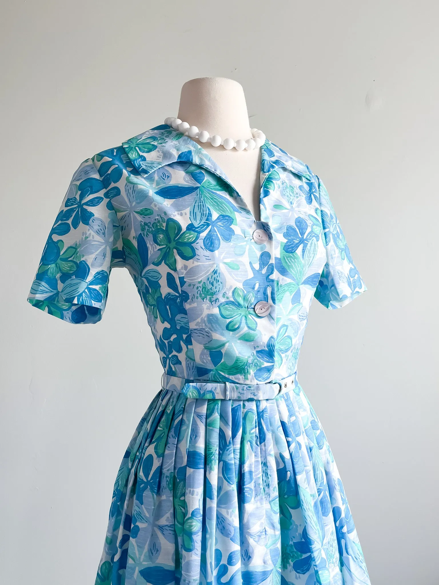 Adorable 1950's Floral Island Print Shirt Dress / Sz SM