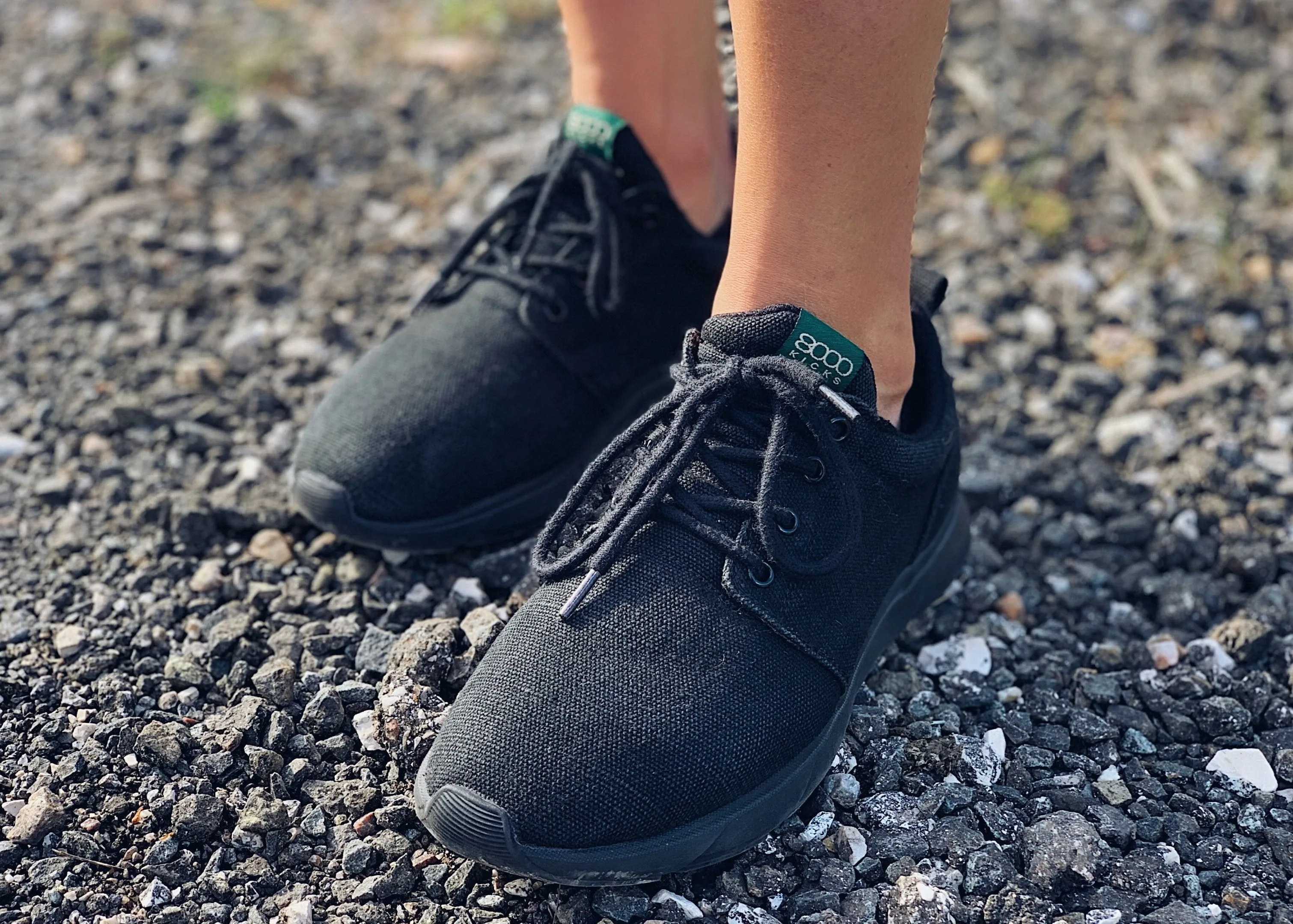 Explorer V2 for Women Full Black