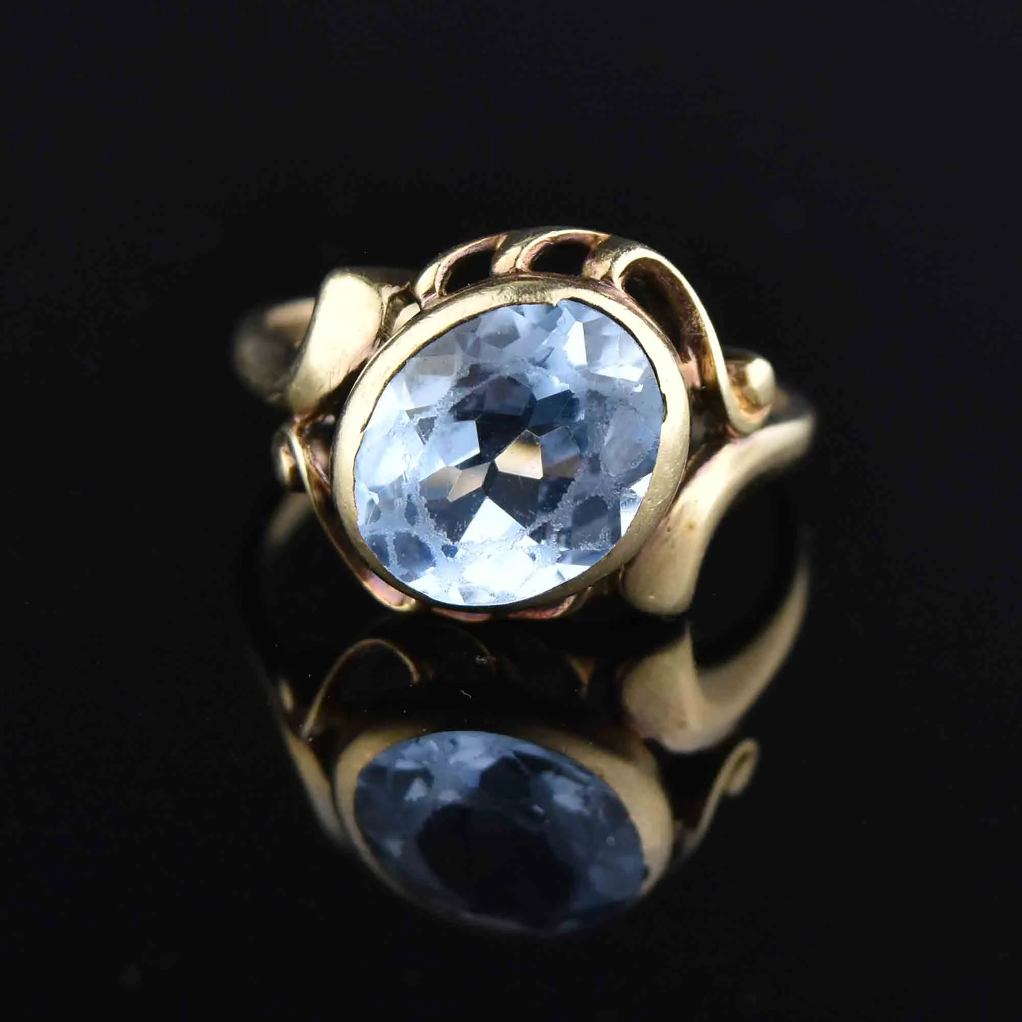 Vintage 10K Gold Blue Topaz Solitaire Engagement Ring